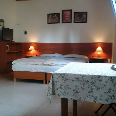 Pension Family Fabsits B&B 3*